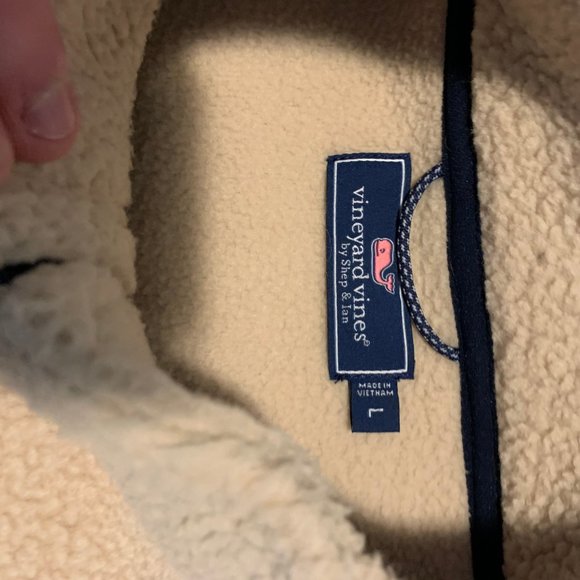 Mens Stillwater Sherpa Fleece Vest - Vineyard vines Lg. - Picture 2 of 2